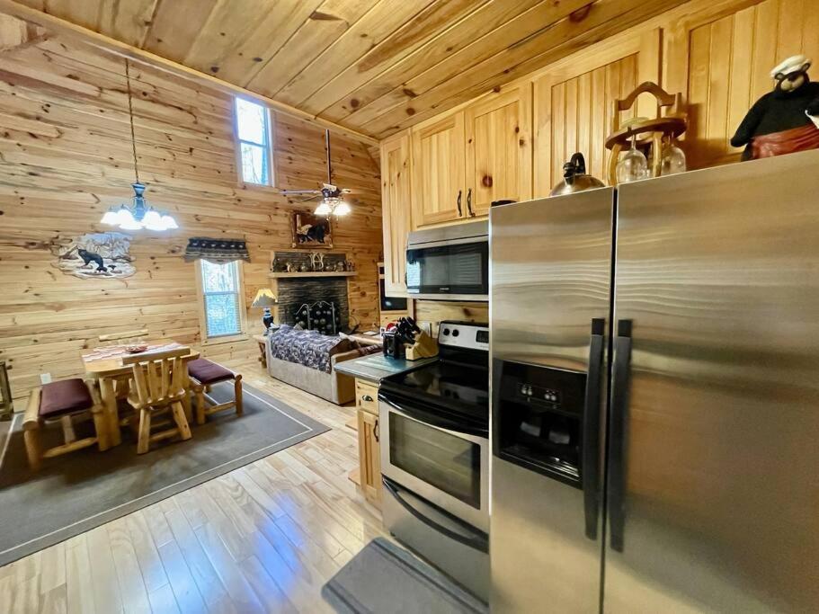 2 Bed Cabin Hot Tub Close To Helen #16 Buitenkant foto