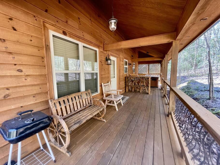 2 Bed Cabin Hot Tub Close To Helen #16 Buitenkant foto