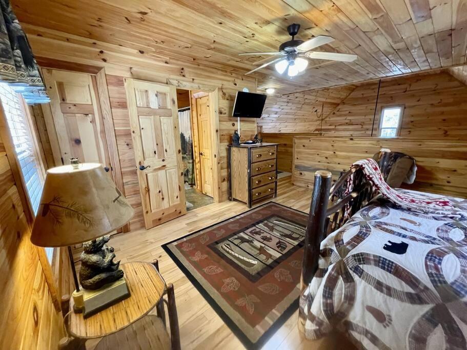 2 Bed Cabin Hot Tub Close To Helen #16 Buitenkant foto