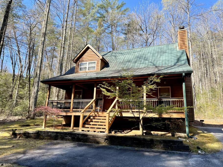 2 Bed Cabin Hot Tub Close To Helen #16 Buitenkant foto