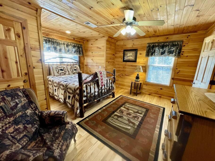 2 Bed Cabin Hot Tub Close To Helen #16 Buitenkant foto